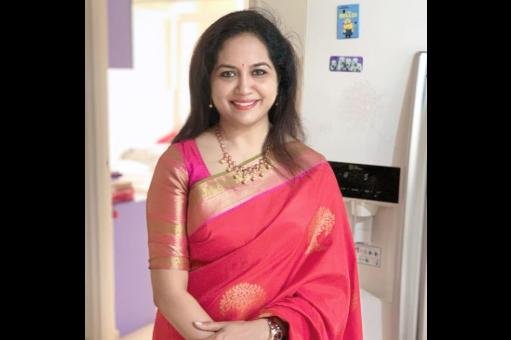 నా బాడీ నా ఇష్టం అంటే.. వాడి కళ్లు వాడి ఇష్టం..స్త్రీల వేషధారణపై పరిమితులు ఉండాలన్న సునీత